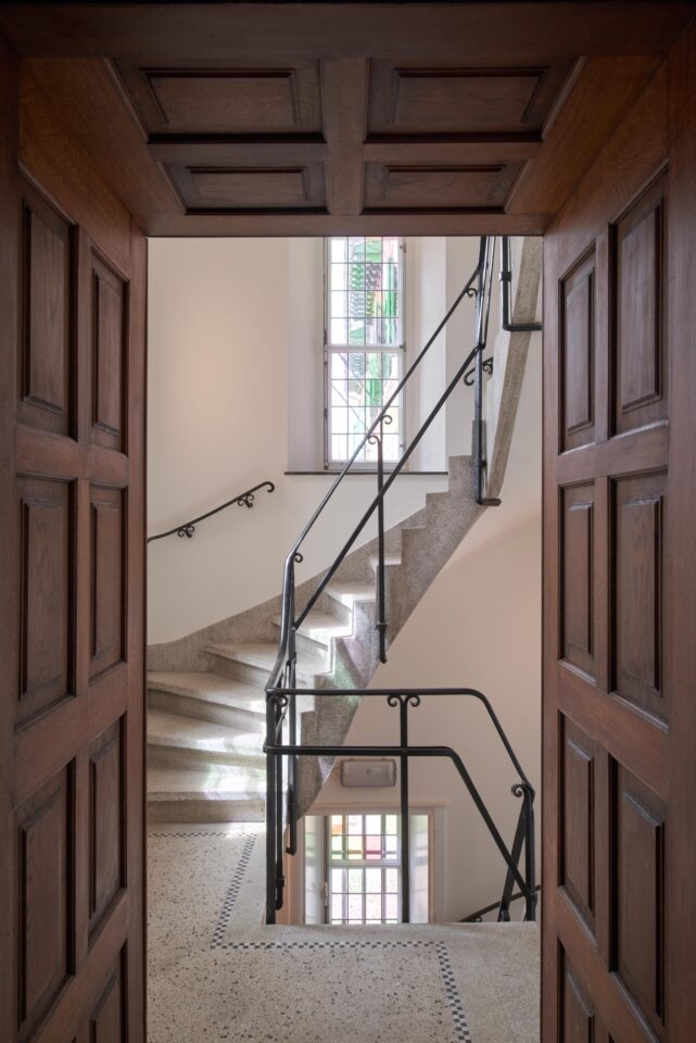 8 stadhuis Eeklo int